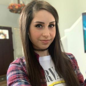 Meet your Posher, Roxanne